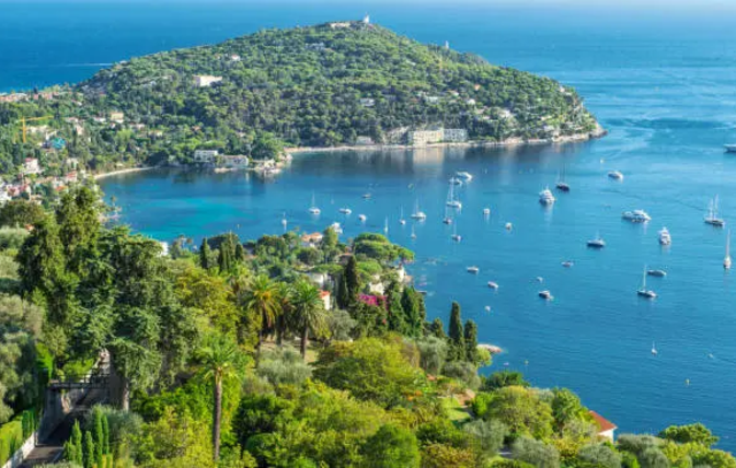 French Riviera Spotlight: A Complete Guide to the Mediterranean Gem