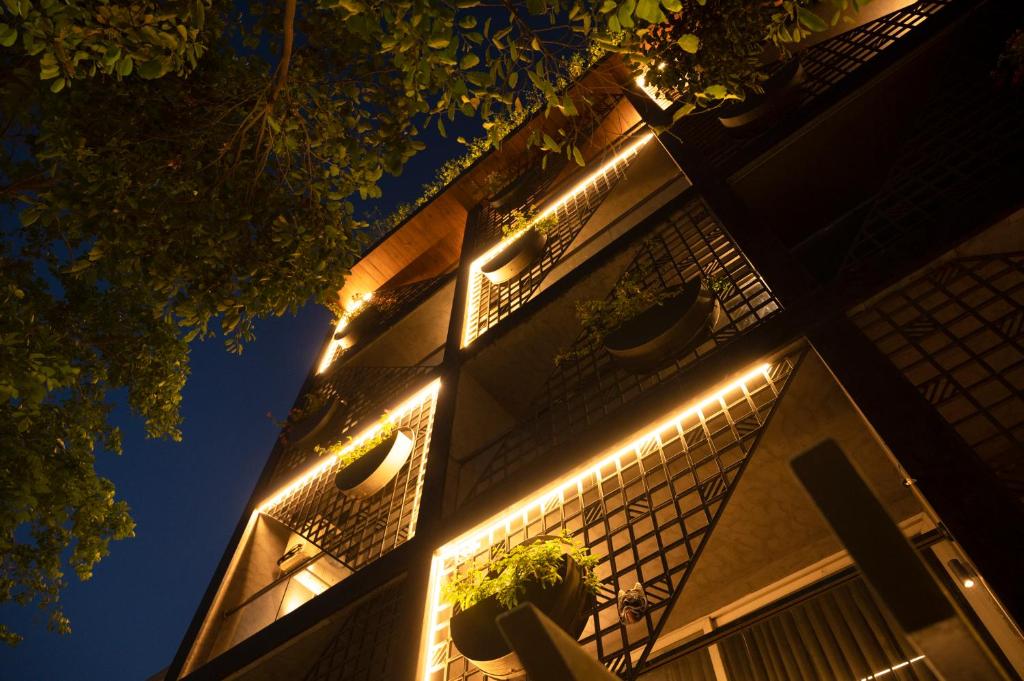 The Aldott, Cyber City