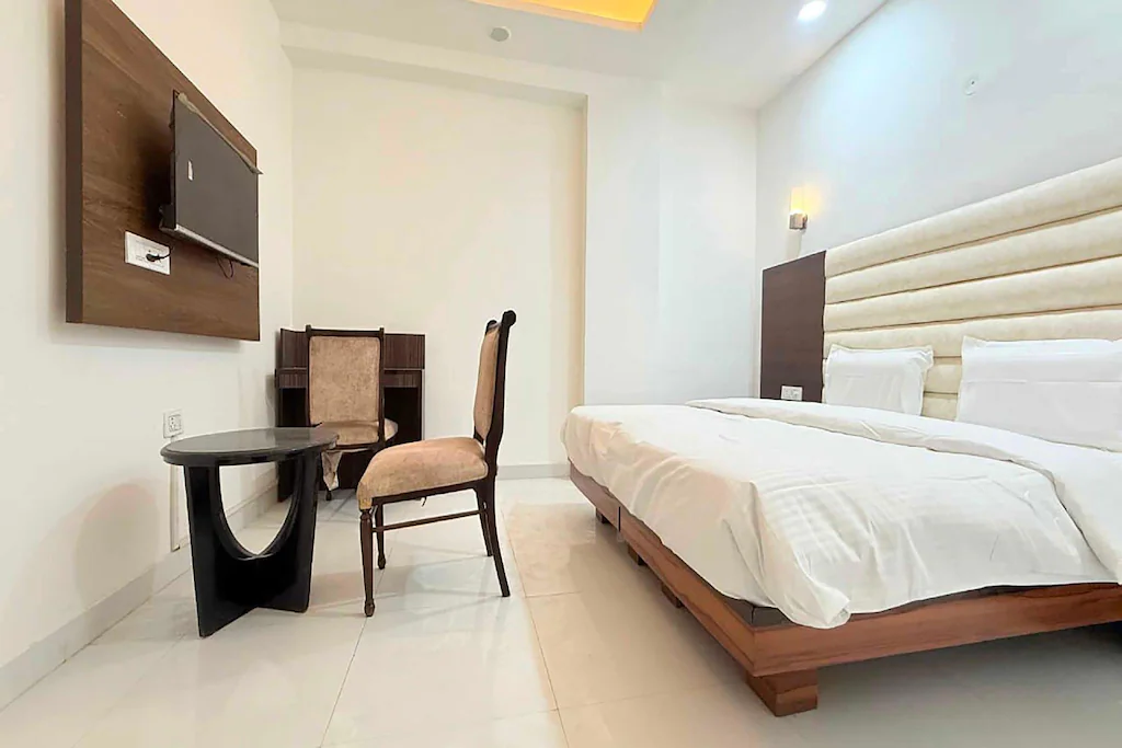 Collection O Kulesara Noida