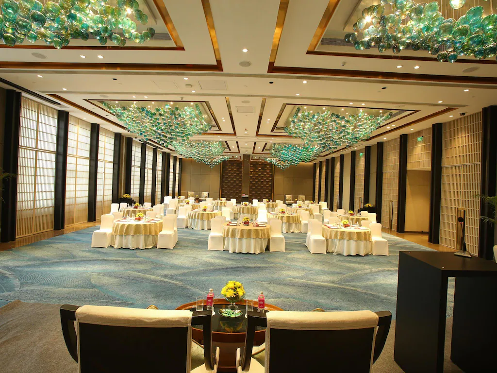 Crowne Plaza New Delhi Mayur Vihar Noida