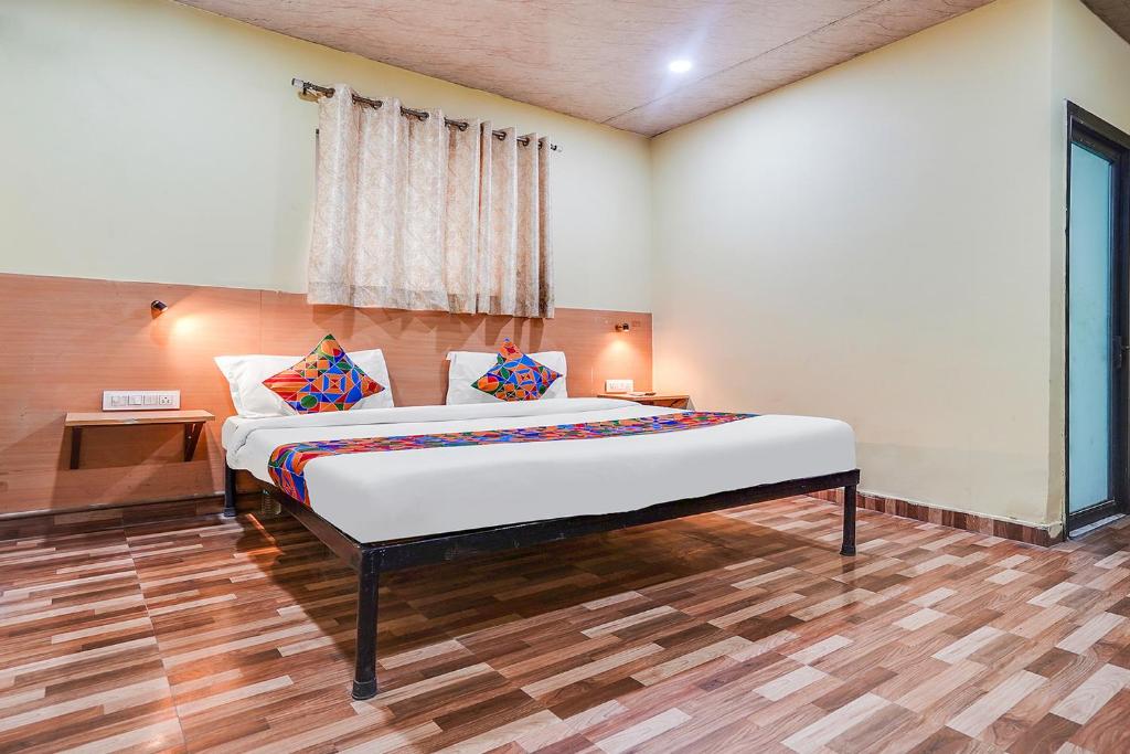 Hotel O Flagship Reena Residency