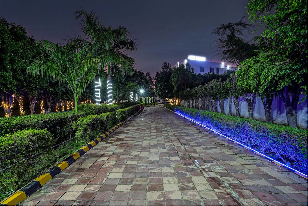 PLAY RIVERIA RESORT couple friendly