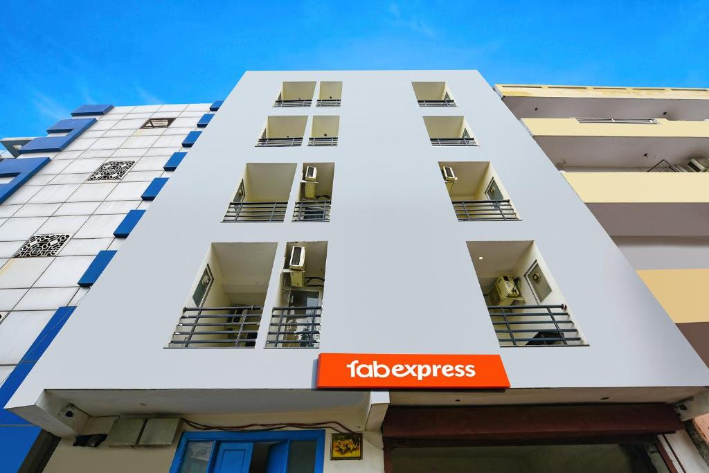 Super Townhouse Near Uttam Nagar East Metro