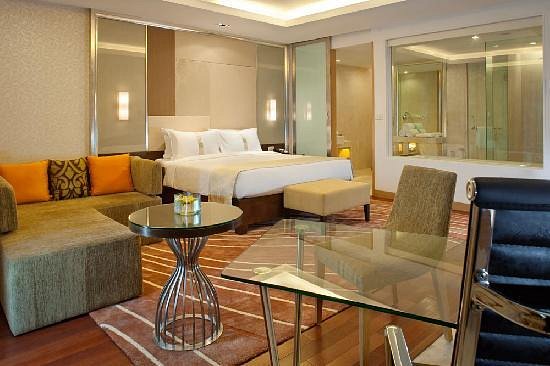 Holiday Inn Mumbai International Airport, an IHG hotel