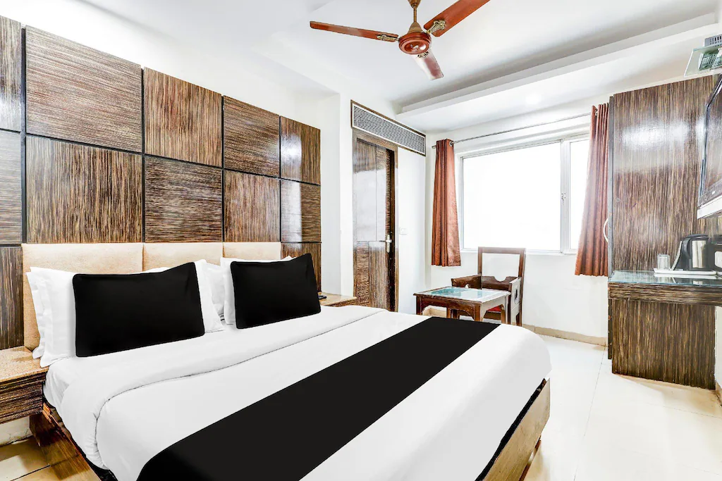 Super Townhouse Arakashan Road Paharganj