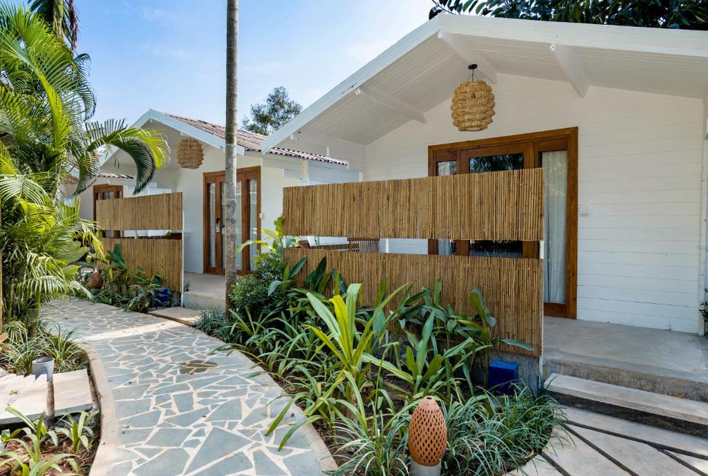 Azora by Ayatana Goa