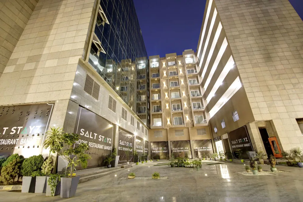 Saltstayz Premier - Golf Course Extension Road