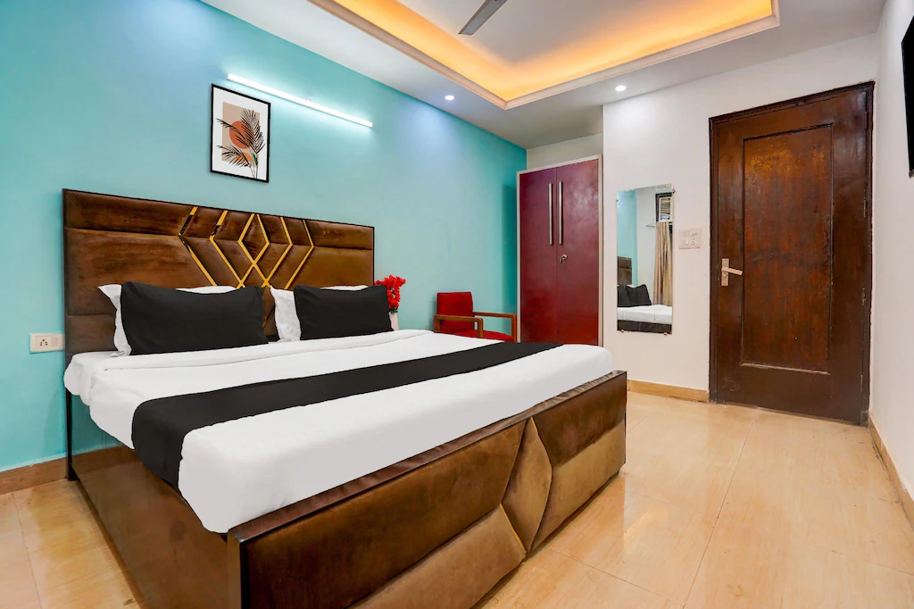 Hotel O Silver Key KD plaza Near Saket Metro station