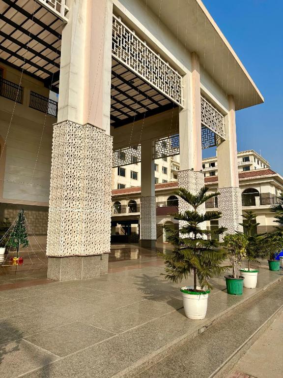 Flamingo Hotel Sector 67