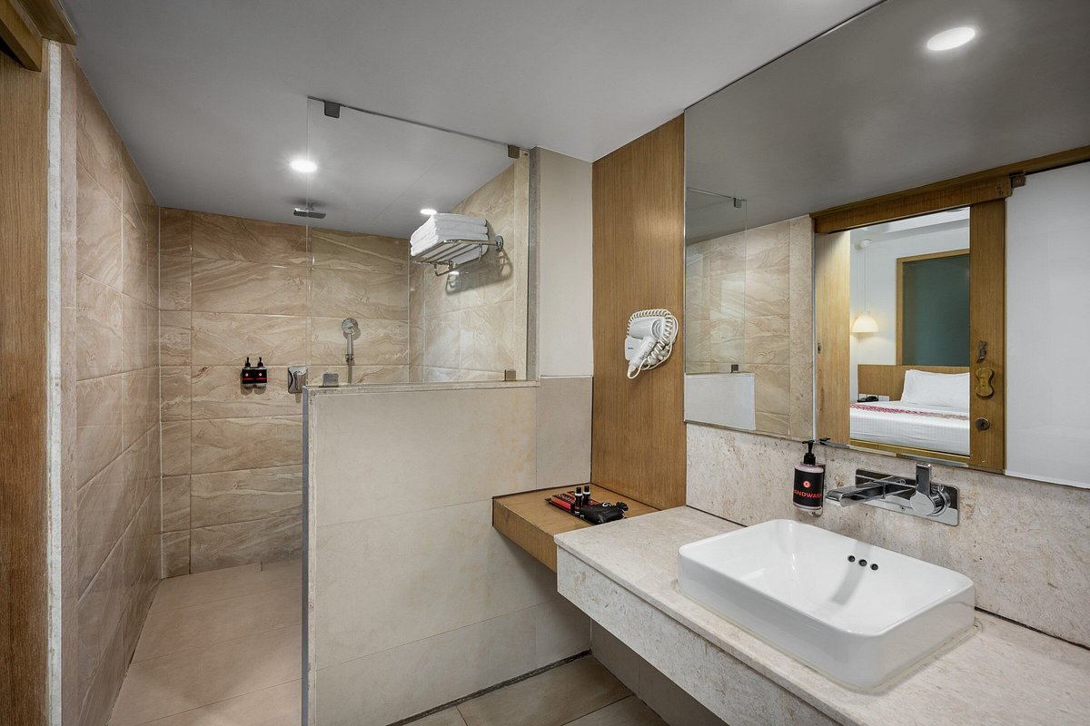 Ginger Kochi, MG Road