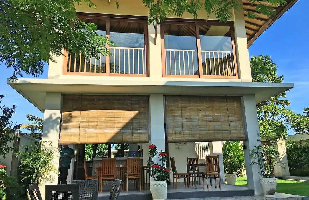 R & R Bali Bed and Breakfast Suites