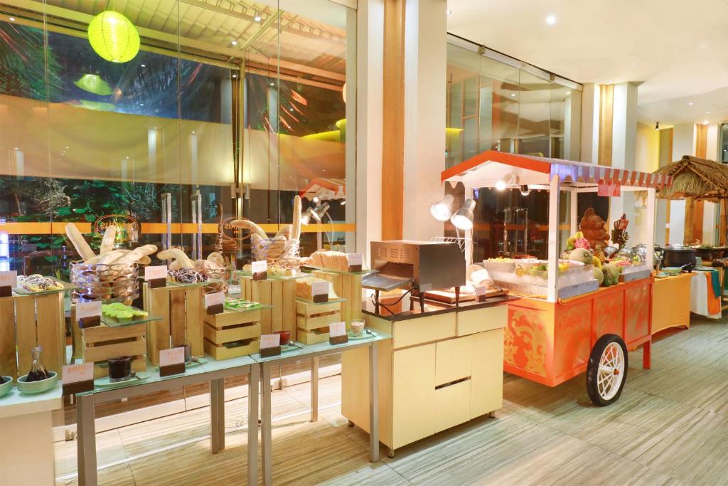 HARRIS Hotel & Residence Sunset Road Bali