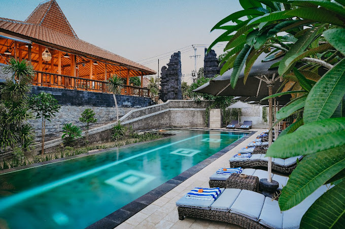 Tapa Bale Gede Lembongan