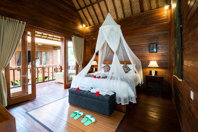 Tapa Bale Gede Lembongan