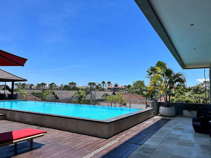 Seminyak Square Hotel