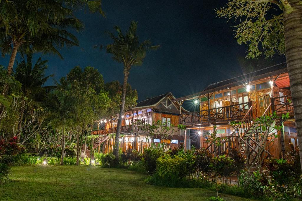 Pondok Pitaya - Hotel, Surfing and Yoga