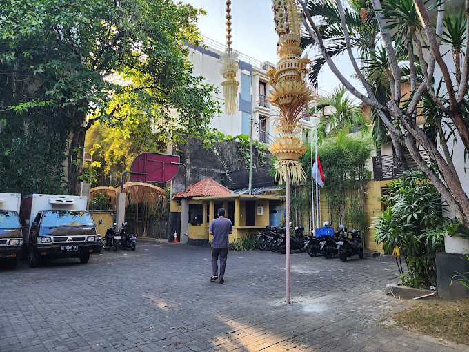 Alaya Dedaun Kuta