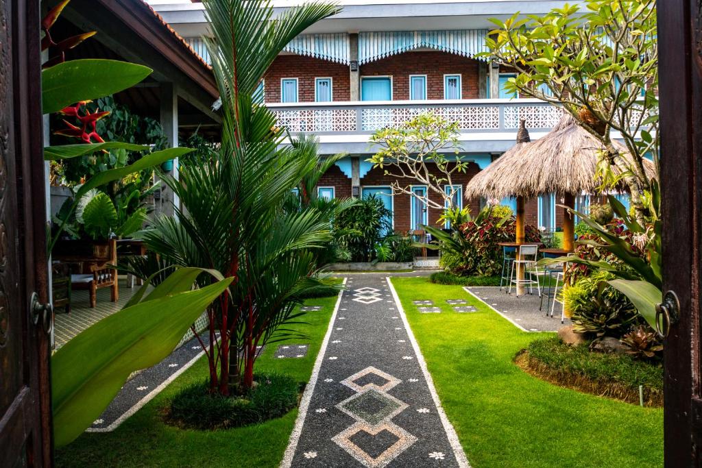 D Anyar Stay and Surf