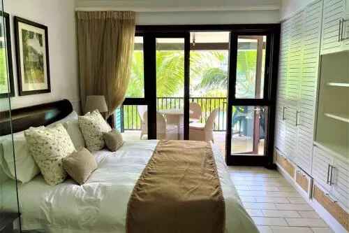 Hibiscus Suite by Simply-Seychelles