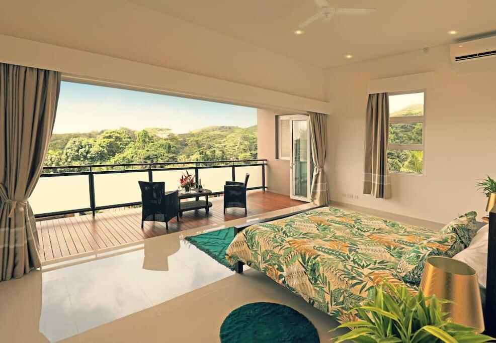 Luxury Villa & Private Pool - CliffHanger Villas