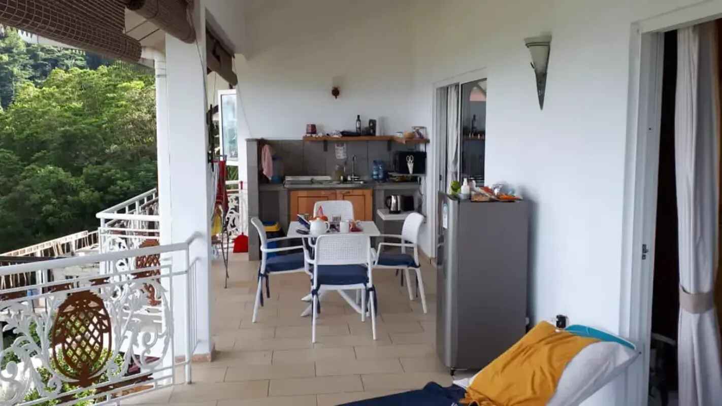 One bedroom appartement with sea view enclosed garden and wifi at Les Mamelles 5 km away from the beach