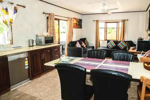 My Ozi Perl Main House - Amitie, Praslin