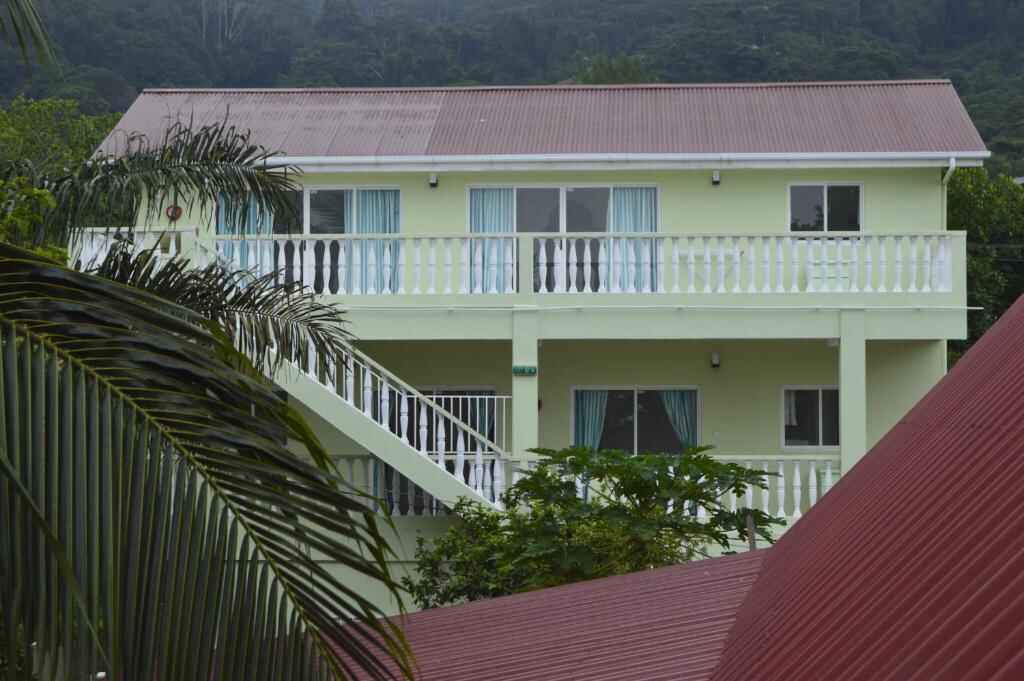 Chez Payet Airport Guesthouse