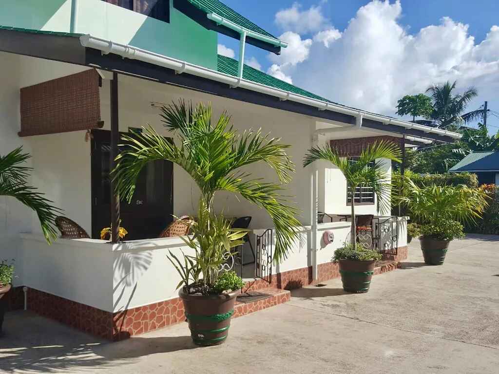 Roche Kerlan Apartments