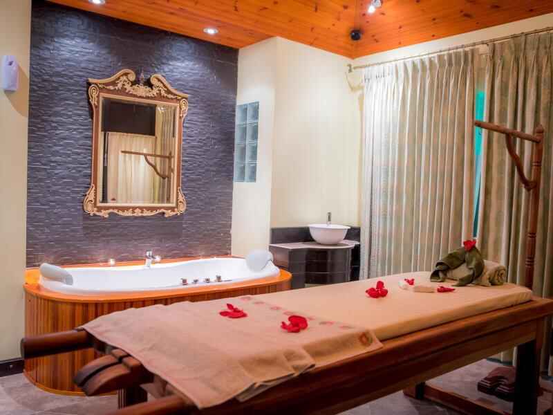 Oasis Hotel Restaurant and Spa