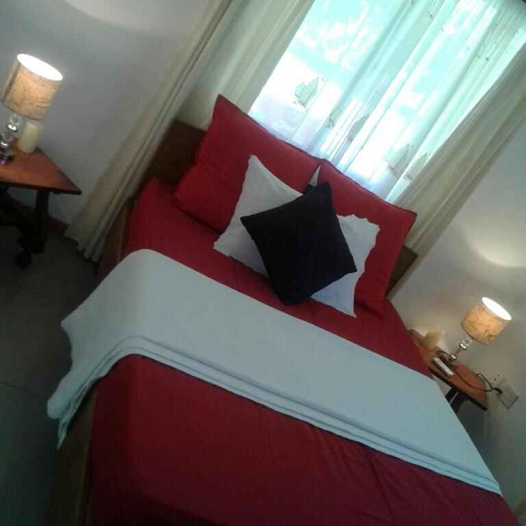 Agnes Cottage - Emerald