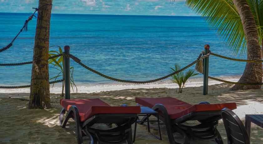 Anse Kerlan Beach Chalets