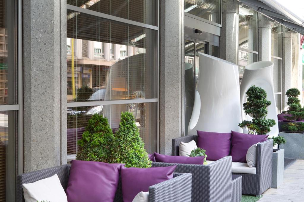 Auteuil Manotel Hotel