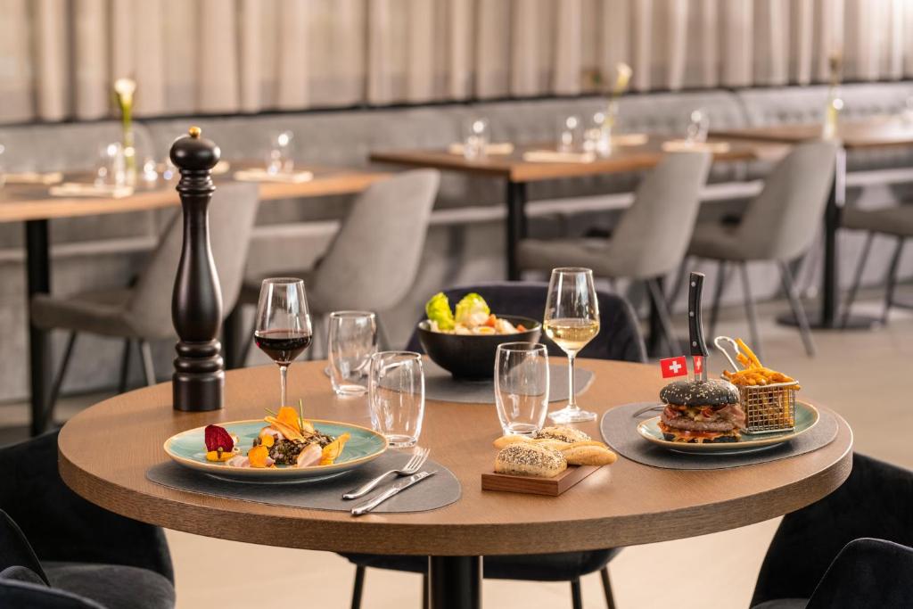 Atrium Airport Hotel